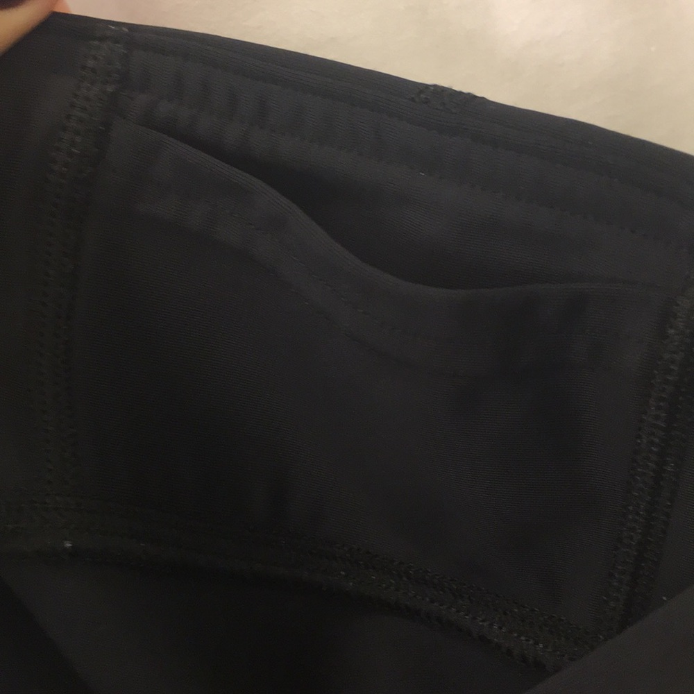 🎉Under Armor UA Black Running Yoga Cropped Pants - Picture 3 of 3